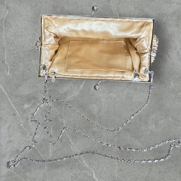 ✅Vintage Beaded Clutch in Gold, Silver & Cream with Teal Accents - Picture 6 of 15